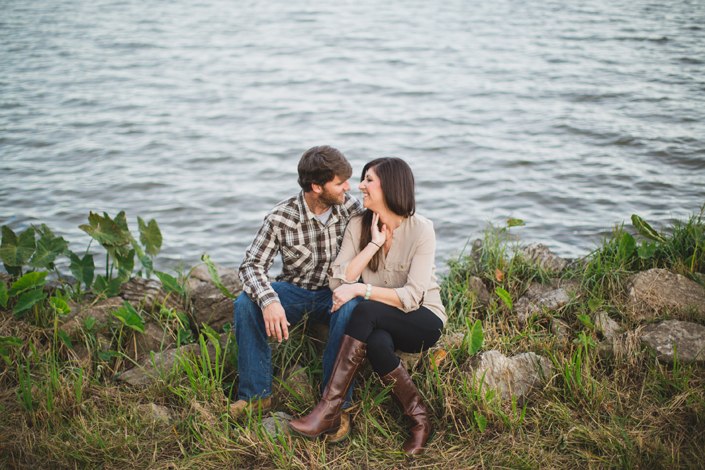 Jackson_MS_Reservoir_Engagement_Photography(10)